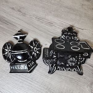 Vintage‎ Potbelly Stove Coffee Grinder Metal Resin Wall Decoration Hand Painted